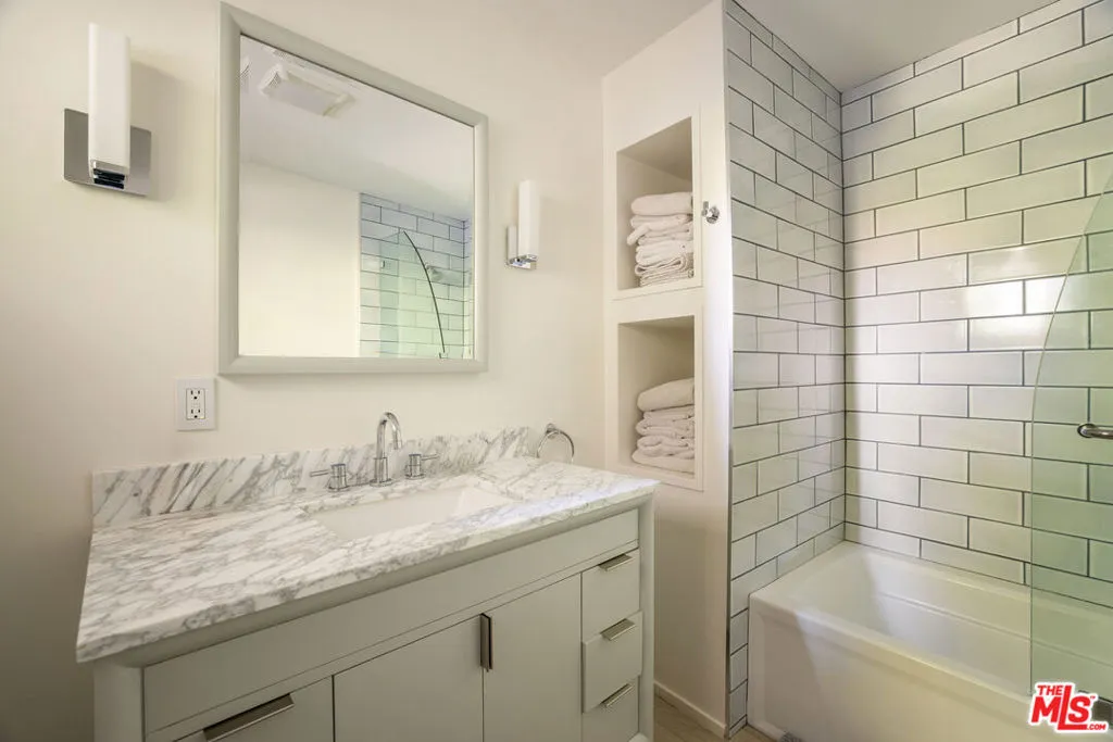 279 Mabery Road, Santa Monica, California 90402 home-pic-22